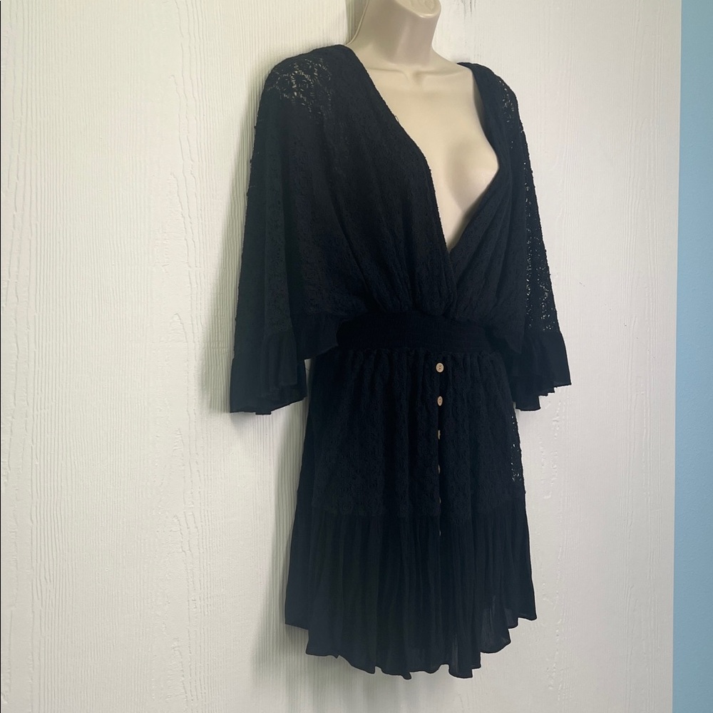 Free People - Black Lace Button Smocked Open Back Short Romper Size Medium - Picture 3 of 11